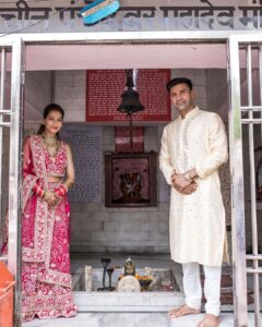 Payal Rohatgi Instagram - As a married couple our first blessings at Temple Pancheshwar Mahadev in Agra. It’s located at the East gate of TajMahal. 

Visit that before u go visit Taj 🙏 

#payalrohatgi #sangramsingh #payalkesangram

📸 : @movieingmoments 

Travel Partner : @holidaysbymaitri24 @mvtsindia 
Decor : @kps__events_ 

Wedding ideation : @anupma543 

Payal’s Outfit : @_risaofficial @house_of_risa_ @wfivecommunication 

Payal’s jewellery : @multanijewellersofficial 

Sangram’s outfit : @asopalav