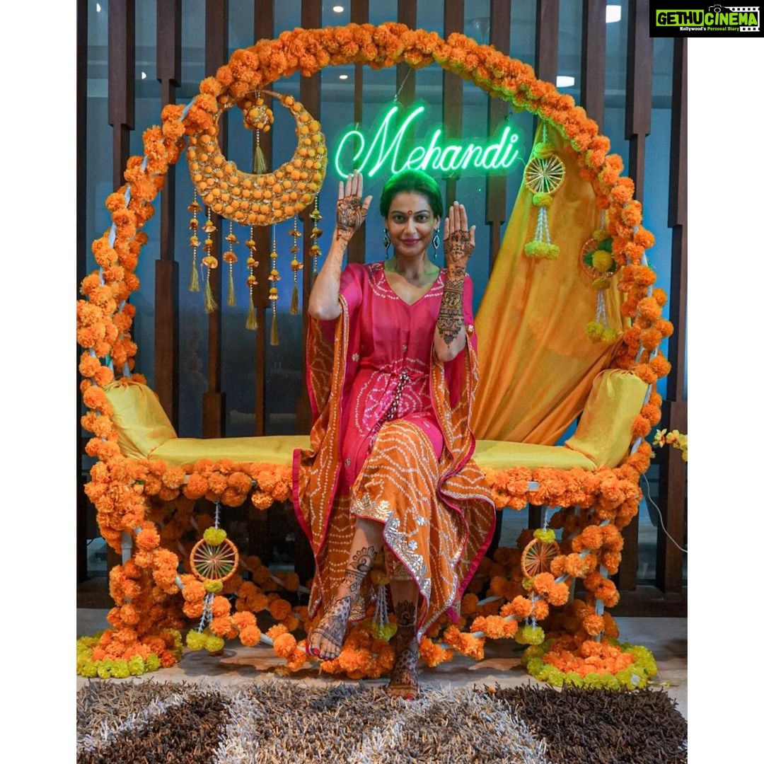 Payal Rohatgi Instagram - Thank you so much for gave me an opportunity and trusting us to decorate your aspecious Occasion.✨ We wish for your better future and happy married life.✨ @payalrohatgi @sangramsingh_wrestler #payalrohatgi #payalrohatgifans #films #actress #actresses #movies #bollywood #bollywooddecor #mahndi #mahndidesign #mahndiart #art #instagram #bollywoodsongs #lockupp #lockuppgame #lockuppseason1 #webserie #games #decor #flowers #opportunity #occasion #greatful #moment #function #ahmedabad #ahmedabadinstagram #tranding #festrolics Ahmedabad, India