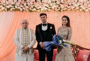 Payal Rohatgi Instagram - Thank you our honorable Chief Minister of Haryana sh. @mlkhattar sir for your graceful presence and giving your blessings to us on our big day. We love you alot🙏🤗
पाyal ke Sangराम ❤️
.
.
#manoharlalkhattar #cheifminister 
#sangramsingh #payalrohatgi
#wedding #guest #haryana #india #sports