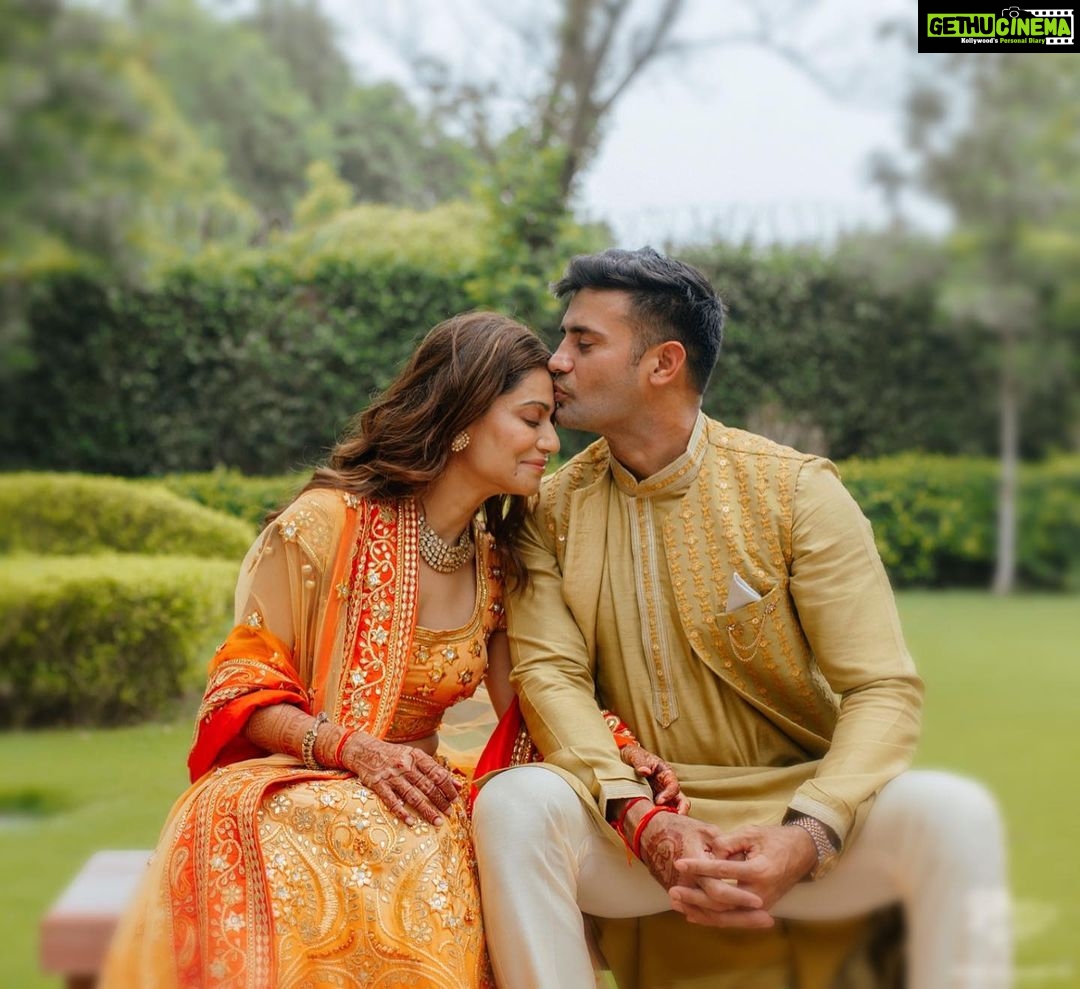 Payal Rohatgi Instagram - Marriage, a bond made in heaven 💎 . Thank you @payalrohatgi & @sangramsingh_wrestler for choosing Multani Jewellers, to bestow your trust upon @multanijewellersofficial for designing, curating & crafting each & every jewellery master piece adorned by you at your gorgeous wedding #PayalKeSangRam ❤️ . . Bride: @payalrohatgi Groom: @sangramsingh_wrestler Jewellery: @multanijewellersofficial Designer: @_risaofficial @house_of_risa_ @wfivecommunication @asopalav Captured by: @movieingmoments Covered by: @weddingsutra Makeup artist: @anchalvermamua Venue: @jaypeehotels Decor: @kps_events_ Ideation: @anupma543 Travel partner: @mvtsindia