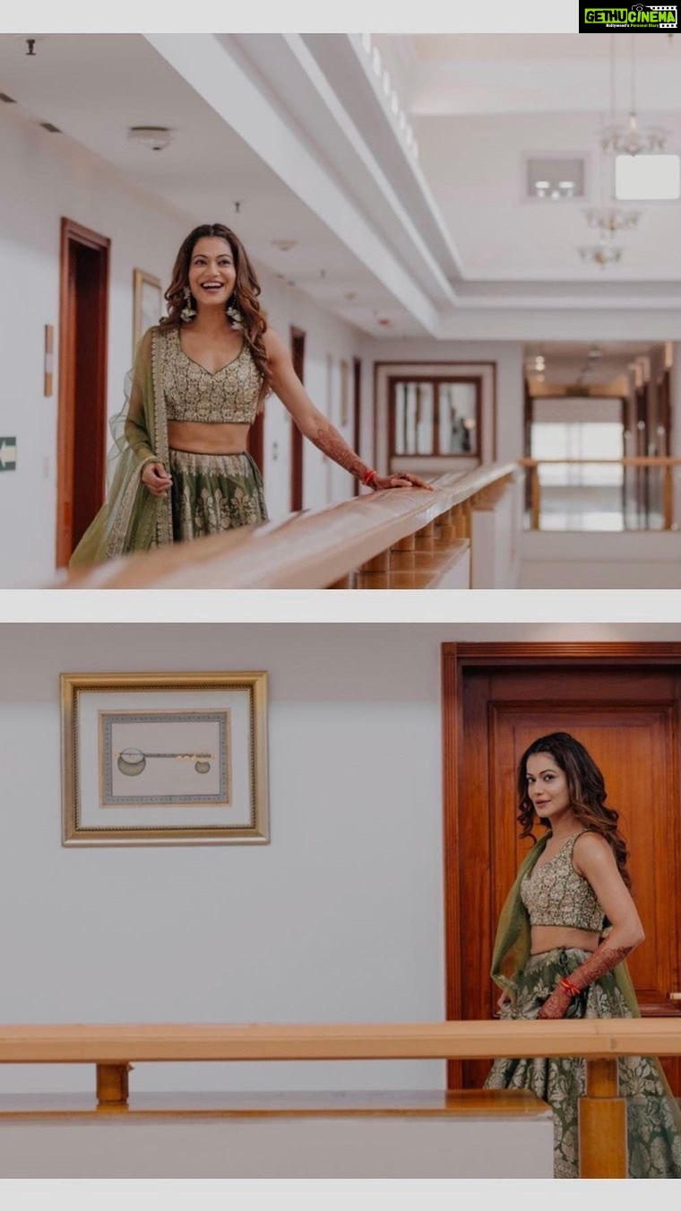 Payal Rohatgi Instagram - With wildflowers in her hands. Love the green hues and perfect vibes on @payalrohatgi ‘s Mehendi Day. Here’s to the ritual that marks the beginning. Photography : @movieingmoments Hair & makeup: @anchalvermamua Outfit: @house_of_risa_ @_risaofficial @wfivecommunication Jewellery: @multanijewellersofficial Venue partner: @jaypeehotels . . . #payalkesangram #payalrohatgi #payalsangramwedding #sangramsinghwrestler #weddingphotography #subtlemakeup #naturalmakeup #nomakeuplook Jaypee Place Agra
