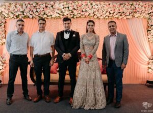 Payal Rohatgi Instagram - Thank you ji for your graceful presence and blessed us on our big day. Lots of love and respect 🙏🤗
पाyal ke Sangराम ❤️
.
.
#dipendrapathak #sagarpreethooda
#amalsingh #parvindersingh #ios #arunpandey #neeravtomar #rahultehran #rahitisports #kuljeetsinghchahal #praveshdhull #aacharyavinodkumar #specialcommisenior #delhipolice #lawandorder #delhi #india #gajenderphogat #wedding #guest
#sangramsingh #payalrohatgi #payalkesangram
