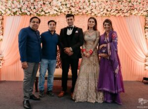 Payal Rohatgi Instagram - Thank you ji for your graceful presence and blessed us on our big day. Lots of love and respect 🙏🤗
पाyal ke Sangराम ❤️
.
.
#dipendrapathak #sagarpreethooda
#amalsingh #parvindersingh #ios #arunpandey #neeravtomar #rahultehran #rahitisports #kuljeetsinghchahal #praveshdhull #aacharyavinodkumar #specialcommisenior #delhipolice #lawandorder #delhi #india #gajenderphogat #wedding #guest
#sangramsingh #payalrohatgi #payalkesangram