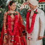 Payal Rohatgi Instagram – Payal Rohatgi giving us classic bridal goals in a magnificent red Kallidorah lehenga.

Her sacred ceremony with Sangram Singh was recently held in Ahmedabad, amidst an esteemed guest list from multiple cities.

While Sangram Singh chose a sophisticated sherwani for the Big-Day, Payal’s mother gorgeously coordinated her red designer saree with the bride’s majestic attire. Each of these outfits were sourced from Asopalav.
We are delighted to be a part of their special day.

📸 @movieingmoments
Outfits : @asopalav
Mua : @makeupbychandanbhatia arranged by @shaadijitters
Normal Jewellery : @multanijewellersofficial
Maang tikka & nose ring : @shirani_legacy
Venue : @jaypeehotels
Travel Partner : @holidaysbymaitri24 @mvtsindia
Decor : @kps_events_
Wedding Ideation : @anupma543

#PayalRohatgi #SangramSingh #ShubhVivah #sangrampayalwedding #weddingphotography #weddinginspiration #couplegoals #india #ahmedabad #indianwedding #celebritywedding #celebritystyle #indianweddingstyle #indianweddinglehenga #lehenga #bigfatindianwedding #brideandgroom #newlyweds #payalSANGram #bigboss #lockupp #lockuppayal #asopalav #asopalavbride #kallidorah #indianstylelehenga #bride