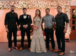 Payal Rohatgi Instagram - Thank you ji for your graceful presence and blessings us on our big day. Lots of love and respect 🙏🤗
पाyal ke Sangराम ❤️
.
.
#anjumchopra #manojkumar #tahseenpoonawala #garimaavtar #jeetrama #satenderdagar #janardhanpandey #anuragbhadouria #virendersingh #goongapahalwan #sonalgoyal #wedding #guest #celebrity #sports #entertainment #inspiration #sangramsingh #payalrohatgi #payalkesangram