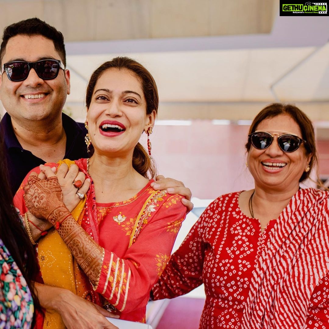 Payal Rohatgi Instagram - Life is better when you are laughing. 😎 Jaypee Palace Agra