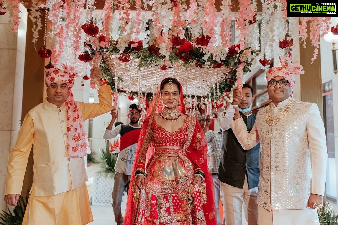 Payal Rohatgi Instagram - Celebrity Mehandi done for @payalrohatgi and @sangramsingh_wrestler 🙌🤩 Bride: @payalrohatgi Groom: @sangramsingh_wrestler Outfit: @asopalav jewellery: @multanijewellersofficial Makeup: @makeupbychandanbhatia (Arranged by @pclmediaofficial @shaadijitters ) Mehendi: @rajumehandiwala6 (Arranged by @pclmediaofficial @shaadijitters ) 📸 @movieingmoments ✈️@mvtsindia @holidaysbymaitri24 Venue: @jaypeehotels Many congratulations to the power couple. With this, team @rajumehandiwala6 and @pclmediaofficial Hit another milestone ❤️✨ Thank you @shaadijitters for this opportunity🌸 #rajumehandiwala6 #celebritymehendi #rajumehandiwalacouple #bridesofindia #bridetobe #groomtobe #rajumehandi #sangramsingh #wedmegood #payalrohatgi #bigboss #shaadijitters #payalsangram #sangrampayalwedding #celebritymehendiartist #celebritycouple #henna #hennaart #mehandiart @wedmegood @weddingsonline.india @shaadijitters @eventilaindia @popxo.wedding @shaadifever @shaadiwish @wedmegood @weddingwireindia @witty_wedding @wittyvows @shaadisquad @weddingsutra @weddingfables @wedzo.in @zo_wed @wishnwed @weddingz.in @weddingplz @theweddingbrigade @wedabout Jaypee Palace Agra