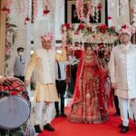 Payal Rohatgi Instagram - My dear love birds, start the new chapter in your life with all my blessings and good wishes. May u both always keep complimenting each other and always stand for each other with the same never ending love and respect. ❤️ Outfits: @asopalav @veenarohatgi’s jewellery: @studybyjanak Jaypee Palace Agra