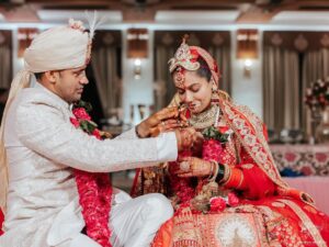 Payal Rohatgi Instagram - पाyal ke Sangराम🙏❤️ . . . . 📸 @movieingmoments Outfits: @asopalav Mua: @makeupbychandanbhatia arranged by @shaadijitters Jewellery: @multanijewellersofficial Travel Partner: @mvtsindia @holidaysbymaitri24 Venue: @jaypeehotels Decor: @kps__events_ Wedding ideation : @anupma543 #payalkesangram #sangramsingh #payalrohatgi Jaypee Place Agra