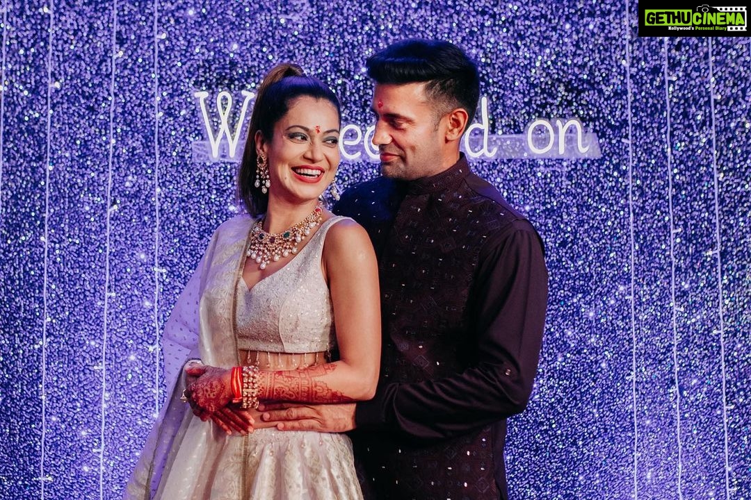 Payal Rohatgi Instagram - Some grooves, love and lots of fun. Thats what sangeet night is for. Glimpse of @payalrohatgi & @sangramsingh_wrestler sangeet happened last night. Outfits: @house_of_risa_ @_risaofficial @wfivecommunication @asopalav Jewellery: @multanijewellersofficial Mua: @anchalvermamua . . #payalkesangram #payalrohatgi #sangramsingh #payalsangramwedding Jaypee Palace Agra