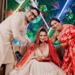 Payal Rohatgi Instagram - The greatest gift God gave us is each other ❤️ #sangeet #familylove Jaypee Palace Agra