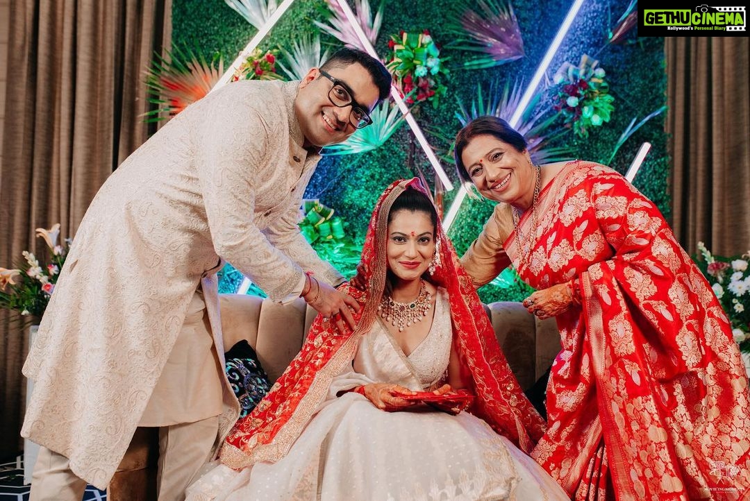 Payal Rohatgi Instagram - The greatest gift God gave us is each other ❤️ #sangeet #familylove Jaypee Palace Agra
