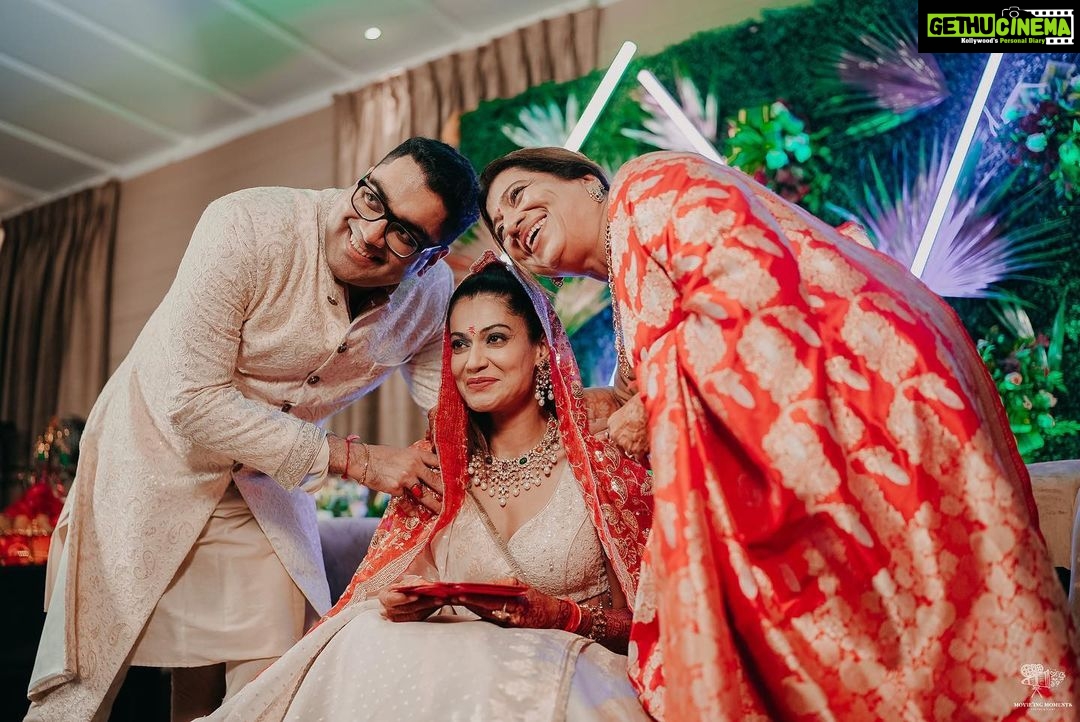 Payal Rohatgi Instagram - The greatest gift God gave us is each other ❤️ #sangeet #familylove Jaypee Palace Agra