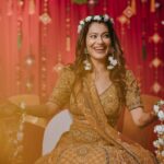 Payal Rohatgi Instagram - Trust the process. Your time will come ❤️ Outfit : @studybyjanak Normal jewellery : @multanijewellersofficial Floral jewellery : @dulhanama 📸 : @movieingmoments ✈️ : @mvtsindia @holidaysbymaitri24 mehendi : @rajumehandiwala6 coordinated by @shaadijitters #payalrohatgi #param #payalkesangram #sangramsingh