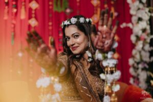 Payal Rohatgi Instagram - Trust the process. Your time will come ❤️ Outfit : @studybyjanak Normal jewellery : @multanijewellersofficial Floral jewellery : @dulhanama 📸 : @movieingmoments ✈️ : @mvtsindia @holidaysbymaitri24 mehendi : @rajumehandiwala6 coordinated by @shaadijitters #payalrohatgi #param #payalkesangram #sangramsingh