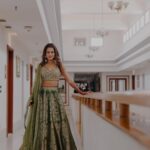 Payal Rohatgi Instagram - With wildflowers in her hands. Love the green hues and perfect vibes on @payalrohatgi ‘s Mehendi Day. Here’s to the ritual that marks the beginning. Photography : @movieingmoments Outfit: @house_of_risa_ @_risaofficial @wfivecommunication Jewellery: @multanijewellersofficial Hair & makeup: @anchalvermamua Venue partner: @jaypeehotels . . . #payalkesangram #payalrohatgi #payalsangramwedding #sangramsinghwrestler #weddingphotography Jaypee Palace Agra
