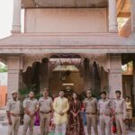 Payal Rohatgi Instagram - आज हमने आगरा के 850 वर्ष पुराने राजेश्वर महादेव मंदिर में पूजा करके अपने विवाह की रस्मों की शुरुआत की, इस दौरान हमें भगवान शंकर का आशीर्वाद मिला और बहुत चाहने वालों की दुआएं मिली, शुक्रिया पुलिस फोर्स का जिन्होंने यह कार्यक्रम बड़े ही अच्छे तरीके से शांतिपूर्वक करवाया, आप सब की दुआएं और प्यार चाहिए 🙏❤️🤗 #payalkesangram #sangrampayalwedding #wedding #Sangramsingh #Payalrohatgi #shivtemple #shiv Prachin Rajeshwar Mahadev Mandir