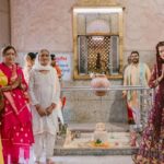 Payal Rohatgi Instagram - आज हमने आगरा के 850 वर्ष पुराने राजेश्वर महादेव मंदिर में पूजा करके अपने विवाह की रस्मों की शुरुआत की, इस दौरान हमें भगवान शंकर का आशीर्वाद मिला और बहुत चाहने वालों की दुआएं मिली, शुक्रिया पुलिस फोर्स का जिन्होंने यह कार्यक्रम बड़े ही अच्छे तरीके से शांतिपूर्वक करवाया, आप सब की दुआएं और प्यार चाहिए 🙏❤️🤗 #payalkesangram #sangrampayalwedding #wedding #Sangramsingh #Payalrohatgi #shivtemple #shiv Prachin Rajeshwar Mahadev Mandir