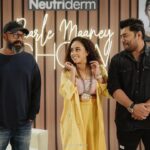 Pearle Maaney Instagram - Had a great time talking to them and listening to their ideas and stories… every person is like a book…. And there is so much to learn about them… ❤️ . Pearle Maaney Show Ft Nivin Paul and Abrid Shine now out on Youtube . The team: Production @srinish_aravind Camera @magicmotionmedia Reels and Stills @sk_abhijith MUA @ashna_aash_ Outfit & Jewellery @saltstudio Decor @dreams_floristsanddecorators