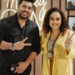 Pearle Maaney Instagram - Watch Out for today’s episode with Nivin Pauly and Abrid Shine! 😋 Pearle Maaney Show today at 1pm ❤️ Stay Tuned Darlings! 🥰 @nivinpaulyactor . Our All in All @srinish_aravind Camera @magicmotionmedia Reels and Stills @sk_abhijith MUA @ashna_aash_ Outfit & Jewellery @saltstudio Decor @dreams_floristsanddecorators