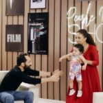 Pearle Maaney Instagram – Watch this Very Special Episode with Our Favourite Fahadh Fazil !!! @nazriyafahadh thank you!! 
Watch Pearle Maaney Show ❤️ on Our Youtube Channel Today from 6pm 🥰
.
Set Design @dreams_floristsanddecorators 
Camera @magicmotionmedia 
Reels and Stills @sk_abhijith 
Jewellery @saltstudio
#malayankunju #malayankunjumovie
#fahadhfaasil