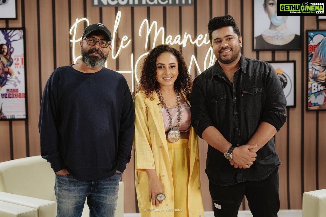 Pearle Maaney Instagram - Had a great time talking to them and listening to their ideas and stories… every person is like a book…. And there is so much to learn about them… ❤️ . Pearle Maaney Show Ft Nivin Paul and Abrid Shine now out on Youtube . The team: Production @srinish_aravind Camera @magicmotionmedia Reels and Stills @sk_abhijith MUA @ashna_aash_ Outfit & Jewellery @saltstudio Decor @dreams_floristsanddecorators