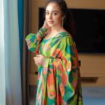 Pearle Maaney Instagram - Eid Mubarak ❤️ . . Click @rahuloutlawz Saree : @emilycouture._ Self styling & MUA 🤭 Dubai UAE