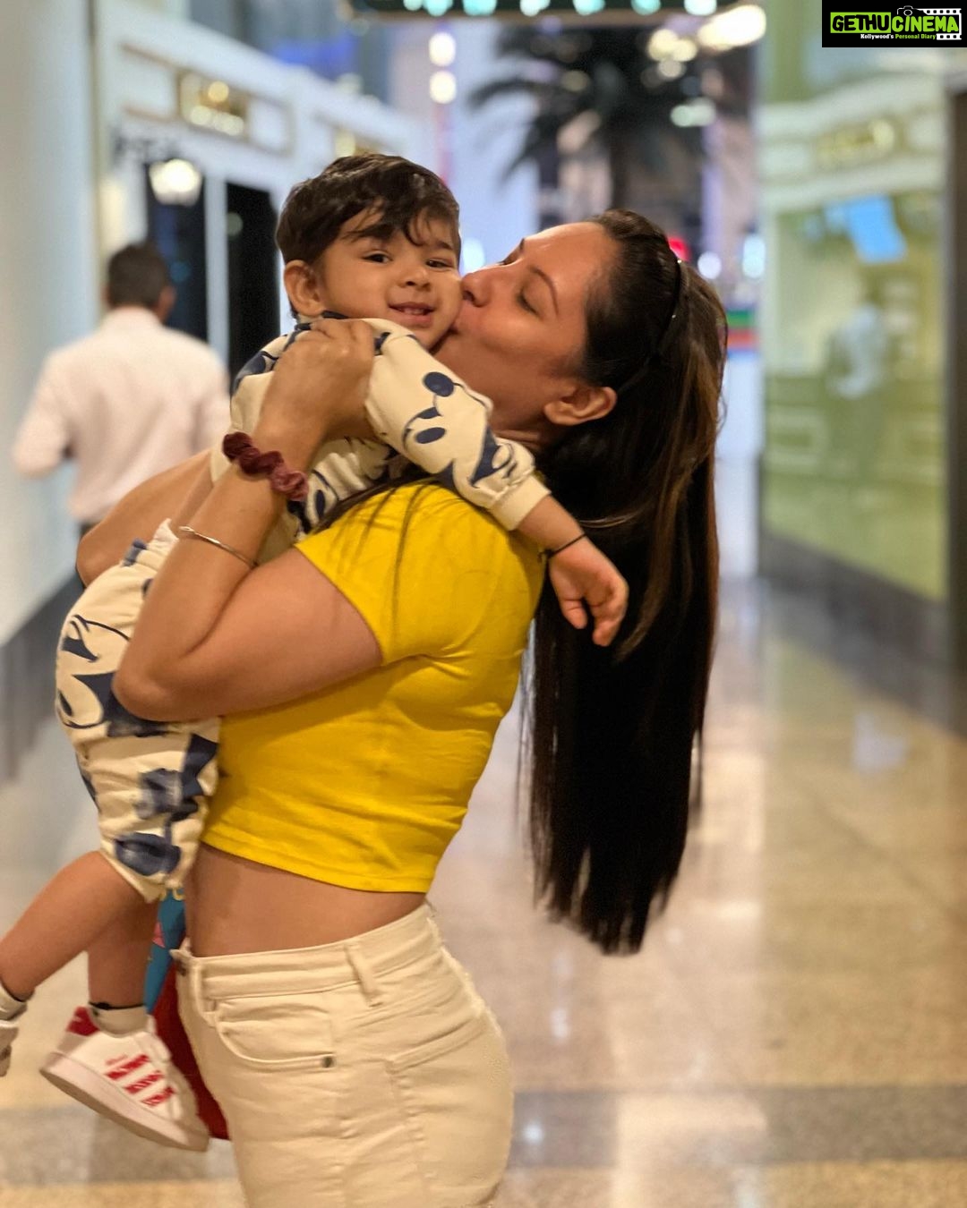 Pooja Bose Instagram - Minions with my mini one❤️ @krishiv.verma09