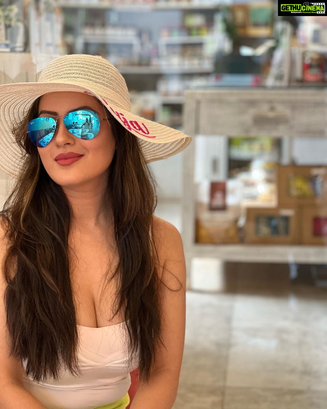 Pooja Bose Instagram - Happy face @happysoulcafe_goa 🎀🎀