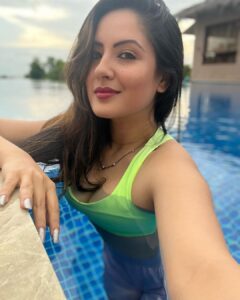 Pooja Bose Instagram - Just chilling🎀🎀