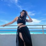 Pooja Jhaveri Instagram - Take me backkkkkkk 🌊🏝👙 . . One of the places I have had on my list for a long time… #miami ✔️ . . My stay at @shelbornesobe was nothing less than a dream ! Firstly the location was right on the beach, just the way I like it. The view from my room was stunning… I can say the beach looked different on different hours of the day 😍 Their pool area was soo cool with a pop of pink and the aesthetics were beautifully taken care of ! The staff was cordial, the lobby was stunning. The coffee area and the food was decent. I was sold for the hotel had their private beach with their private beach beds for free for their customers, now isn’t this the coolest thing? I am only dreaming of going back to #miami ❤️ . . #beachlife #travelblogger #travelstories #beachwear #bikini #hotel #resorts #southbeach #miamibeach #miaminightlife #beachbabe #beachvibes #travelwithme #travelgram Shelborne South Beach
