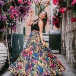 Pooja Jhaveri Instagram - Flowers, 🌸🌸🌸 New York City 🌆 A Good outfit 👗 Everything I loveeeeeee… ! ❤️ . . And not to forget great photography 😍 . . Outfit : @sajdabysuman Pictures : @satanssj @hetall_patell thank you, you made my dream of getting dreamy pictures clicked on New York streets come to life ❤️ @kushalized what would I do without you ❤️❤️❤️ . . #photoshoot #newyork #outfits #outfitoftheday #collaborations #collaboration #newyorkcity #streetsofnewyork #photoshoot #designerwear #designerdresses #designeroutfit #desi #colourful #colors #citylife #lifeofanactor New York City, N.Y.