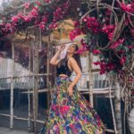Pooja Jhaveri Instagram – Flowers, 🌸🌸🌸
New York City 🌆
A Good outfit 👗
Everything I loveeeeeee… ! ❤️
.
.
And not to forget great photography 😍
.
.
Outfit : @sajdabysuman 
Pictures : @satanssj 

@hetall_patell thank you, you made my dream of getting dreamy pictures clicked on New York streets come to life ❤️
@kushalized what would I do without you ❤️❤️❤️
.
.
#photoshoot #newyork #outfits #outfitoftheday #collaborations #collaboration #newyorkcity #streetsofnewyork #photoshoot #designerwear #designerdresses #designeroutfit #desi #colourful #colors #citylife #lifeofanactor New York City, N.Y.