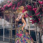 Pooja Jhaveri Instagram - Flowers, 🌸🌸🌸 New York City 🌆 A Good outfit 👗 Everything I loveeeeeee… ! ❤️ . . And not to forget great photography 😍 . . Outfit : @sajdabysuman Pictures : @satanssj @hetall_patell thank you, you made my dream of getting dreamy pictures clicked on New York streets come to life ❤️ @kushalized what would I do without you ❤️❤️❤️ . . #photoshoot #newyork #outfits #outfitoftheday #collaborations #collaboration #newyorkcity #streetsofnewyork #photoshoot #designerwear #designerdresses #designeroutfit #desi #colourful #colors #citylife #lifeofanactor New York City, N.Y.
