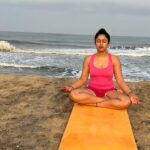 Poonam Bajwa Instagram – #sand#sea#theworldwithin#eyesshutsoulalive#yogadiaries#goodmorninginsta #