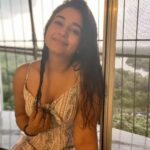Poonam Bajwa Instagram – 🧚🏿‍♂️🌞☔️☘️💎