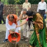 Poonam Kaur Instagram - #omnamshivaya , to be concious about the environment is a great attribute and planting trees is an amazing exercise which many are doing brilliantly but the efforts and consistency with which @chouhanshivrajsingh ji is planting trees , through the sunny time and through the rains , in between the hectic schedules and in discipline has inspired me a great deal , respected CM sir @mp.mygov , thank you making me part of this great campaign and showering your blessings . Maa Bharati will always you and your family . Special mention to @youthofindiafoundation @jansamparkmp #jaihind