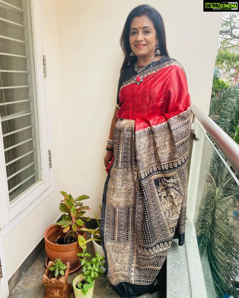 Actress Poornima Bhagyaraj HD Photos and Wallpapers September 2022