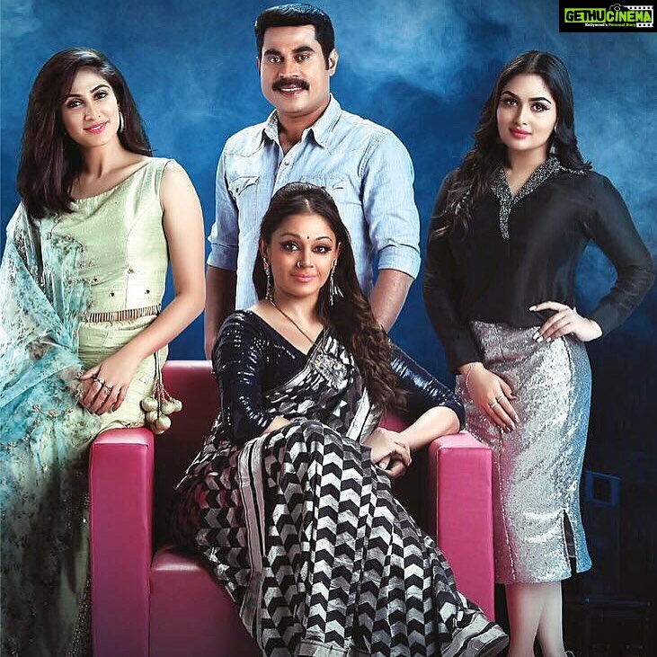 Prayaga Martin Instagram - @shobana_actor_dancer Muse ! Literally !!😍 @surajvenjaramoodu Man of wit ! 🙌🏼 @deeptisati A sweetheart !❤️