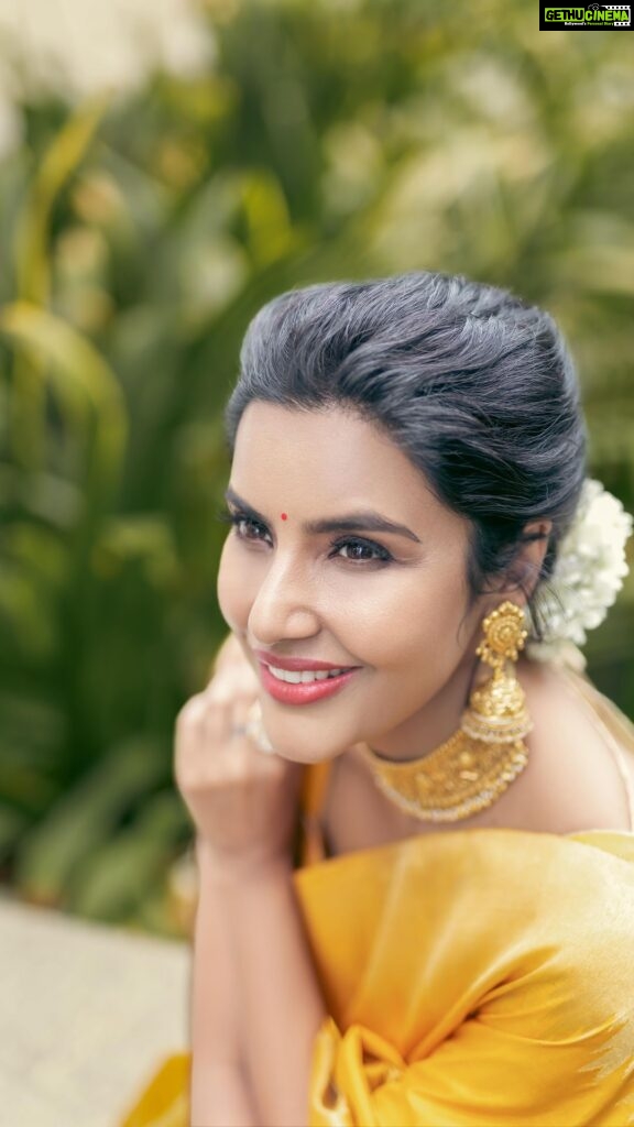 Priya Anand Instagram - Years ago today I made my debut with Vamanan! With a heart full of Sunshine I thank each and everyone of you that have been a part of this journey with me! 💛💛💛 Thank you @director_ahmed @krishna.arvind for the opportunity & @itsyuvan for the most timeless & beautiful album ever! 💛💛💛 Beauty @vedya.hmua Shot by @parvathamsuhasphotography