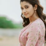 Priya Bhavani Shankar Instagram – 💕 

Styling @niru05_raghupathy 
Outfit @therightcut 
Accessories @kushalsfashionjewellery 
PC @arunprasath_photography