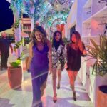 Priyanka Chopra Instagram - Just a girl and her birthday squad! ✨ So grateful and thankful to be surrounded by so much love and to be able to spend time with my nearest and dearest. (Even though a lot of them flew in from very far). The most incredible celebrations, planned and executed to perfection by my ♥️ @nickjonas. Words are not enough to thank you for the most memorable birthday… you really know how to love baby. I’m a lucky girl🫶🏽💕 I'm so touched by all the birthday love I've received this year. 🫶🏽The lovely DMs, surprises, calls, texts, and big hugs made the day even brighter and made me feel truly special. Thank you everyone who reached out, it means the world. Here’s to the beginning of the rest of my life. Grateful and blessed 🥹❤️ Cabo San Lucas,Mexico
