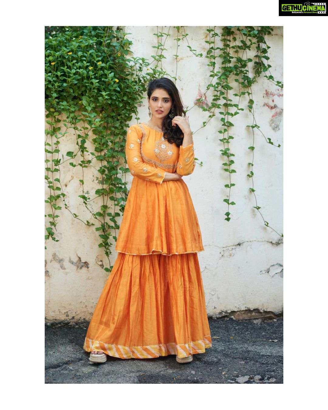 Priyanka Jawalkar Instagram - For the promotions of my next film #Gamanam 🌻 Wearing @Pinkcity2014 Earrings @SangeetaBoochra (Hyderabad) Styled by the @neeraja.kona ♥️ Asst Stylist @manogna_gollapudi Photographer @akshay.rao.visuals