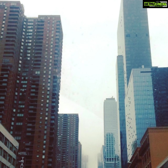 Priyanka Jawalkar Instagram - Mornings be like 😐 #timelapse #manhattan #lanescoveredwithfog