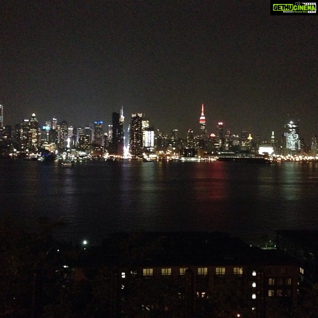 Priyanka Jawalkar Instagram - Now this is called a house with view !! Getting up to this everyday is beyond words 😍 #manhattan #skyline #goingtomissthis 😭 Edge Water