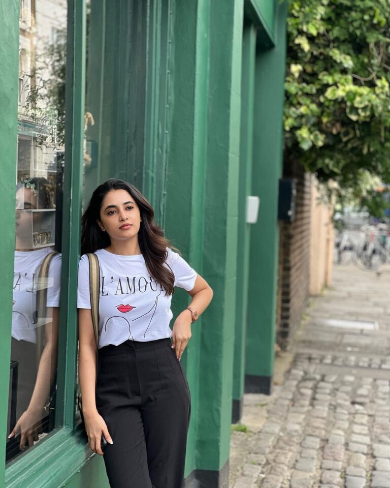 Priyanka Mohan Instagram - Sunday strolls:) Greenwich, London, UK