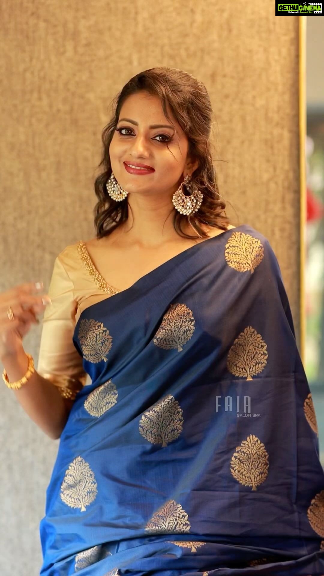 Madhuri Dixit makes hearts flutter in this blue saree – OTTplay