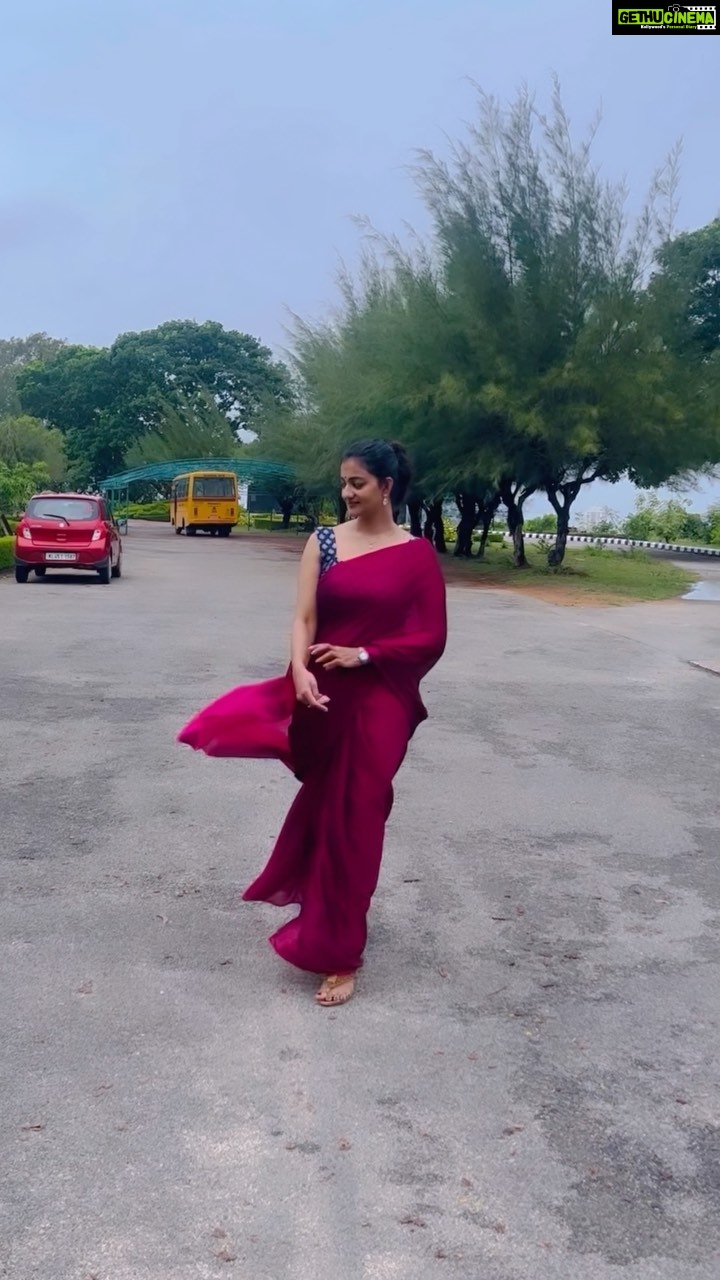 Priyanka Nair - 9.7K Likes - Saree ❤️
#malardhummalaradha #sareereels#saree#reelsinstagram#reels#priyankanair#actress