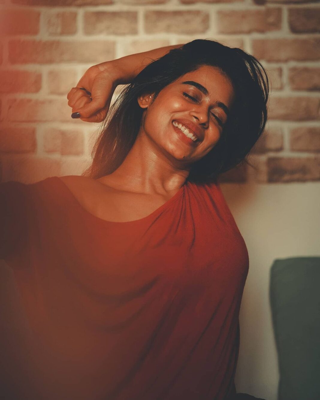 Priyanka Ruth Instagram - Happy Sunday 😁😁😁
#beyourself #behappy😊#positivevibes #thinkpositive🍀#selflove#bestrong💪#positivity#keepsmiling#hope#dreambig#picoftheday #saipriyankaruth
.
.
📸 @stark_creativestudios Priyanka Ruth Instagram - Happy Sunday 😁😁😁 #beyourself #behappy😊#positivevibes #thinkpositive🍀#selflove#bestrong💪#positivity#keepsmiling#hope#dreambig#picoftheday #saipriyankaruth . . 📸 @stark_creativestudios