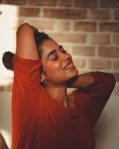 Priyanka Ruth Instagram - Happy Sunday 😁😁😁

#beyourself #behappy😊#positivevibes #thinkpositive🍀#selflove#bestrong💪#positivity#keepsmiling#hope#dreambig#picoftheday #saipriyankaruth
. 
.
📸 @stark_creativestudios
